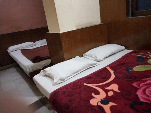 Mahesh guest house image 5