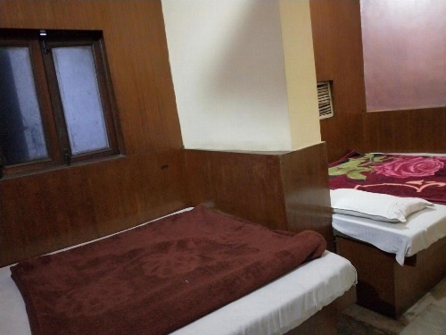Mahesh guest house image 8