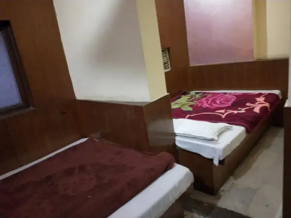 Mahesh guest house 10